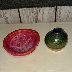 Source Unknown Red and Green Ceramic Set